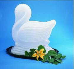 Carlisle SSW102 Swan-Shaped Ice Sculpture Mold, Polyethylene, White